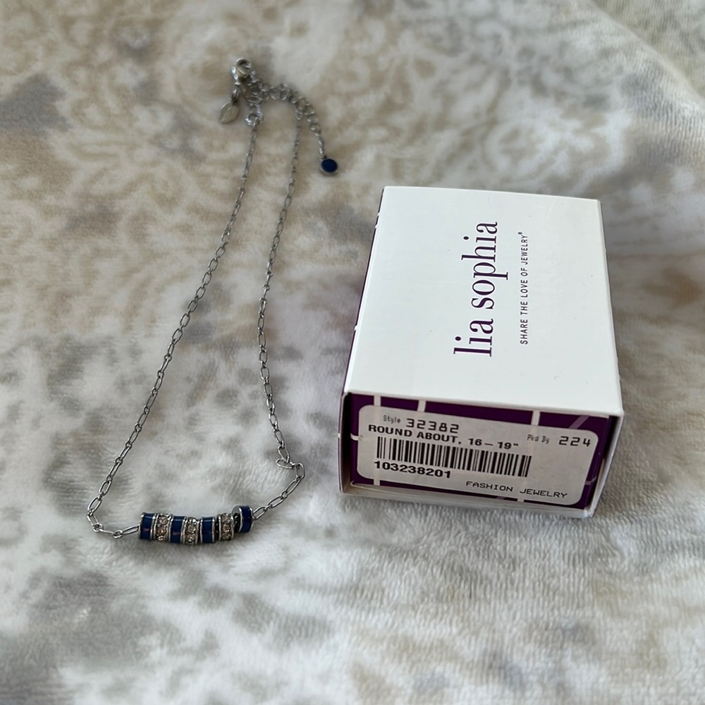 EUC Lia sophia round about necklace 16-19”